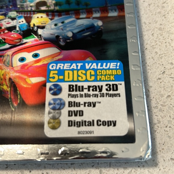 Cars 2 Blu-Ray +DVD +Digital copy - Picture 5 of 5